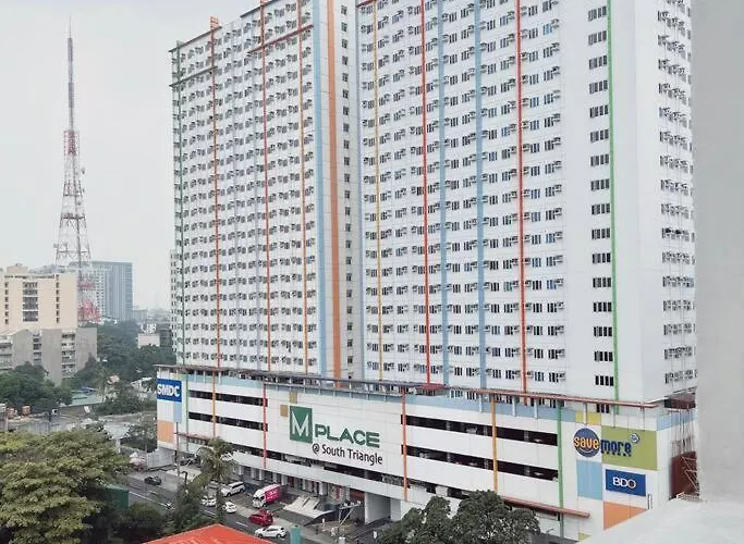 2br Spacious Loft In Qc, Short Walk To M Place *