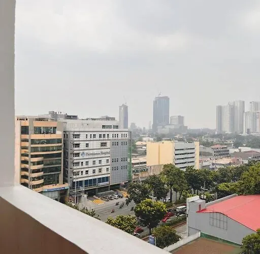 Apartment 2br Spacious Loft In Qc, Short Walk To M Place *