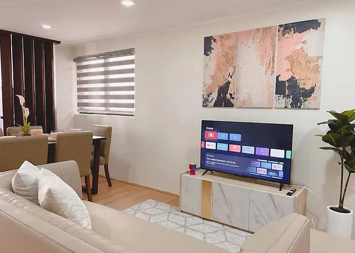 2br Spacious Loft In Qc, Short Walk To M Place
