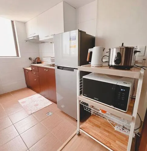 2br Spacious Loft In Qc, Short Walk To M Place Apartment