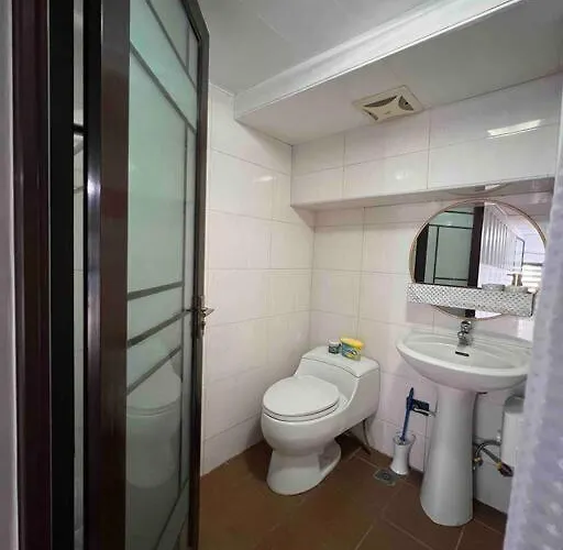 Apartment 2br Spacious Loft In Qc, Short Walk To M Place *