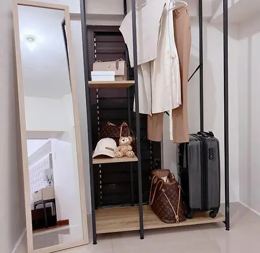 2br Spacious Loft In Qc, Short Walk To M Place Apartment *